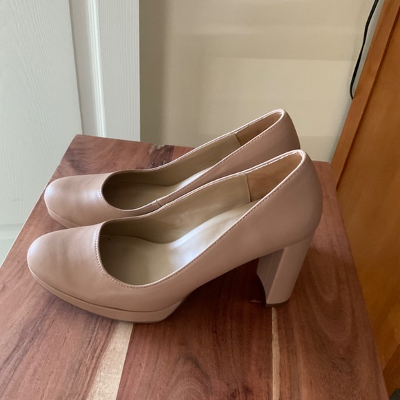 Naturalizer Leather Pumps - Picture 7 of 10